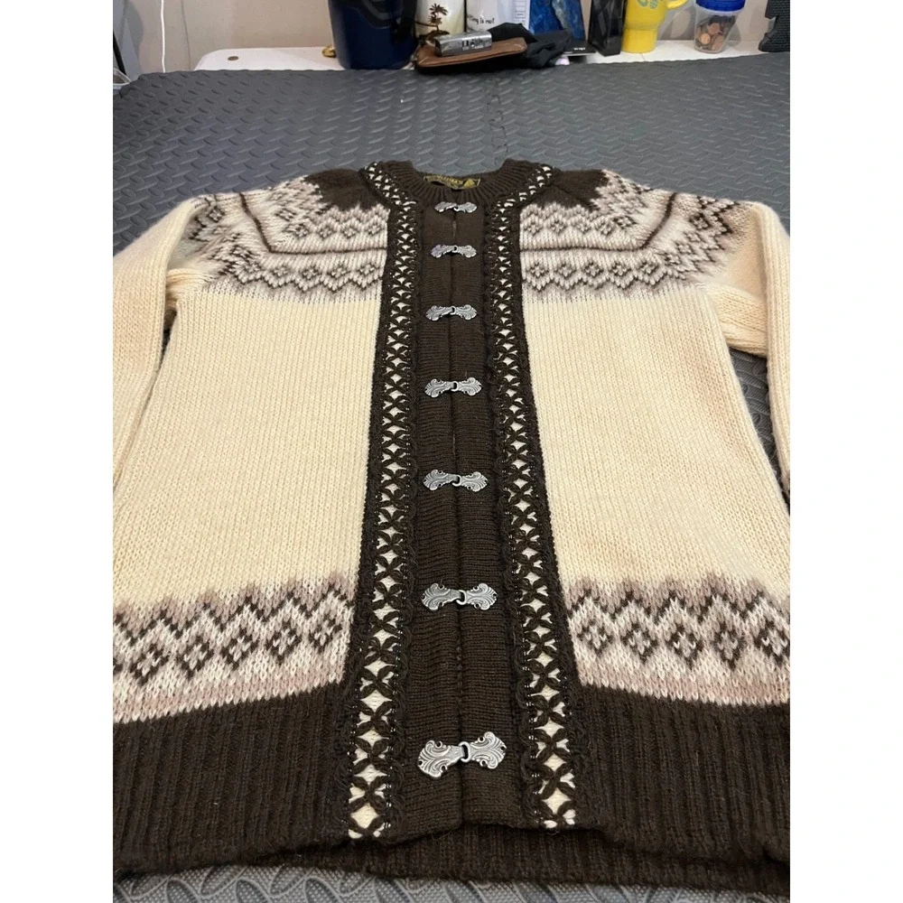Nordstrikk Cardigan Sweater Womens Medium Brown Cream Nordic Pewter Clasps Wool